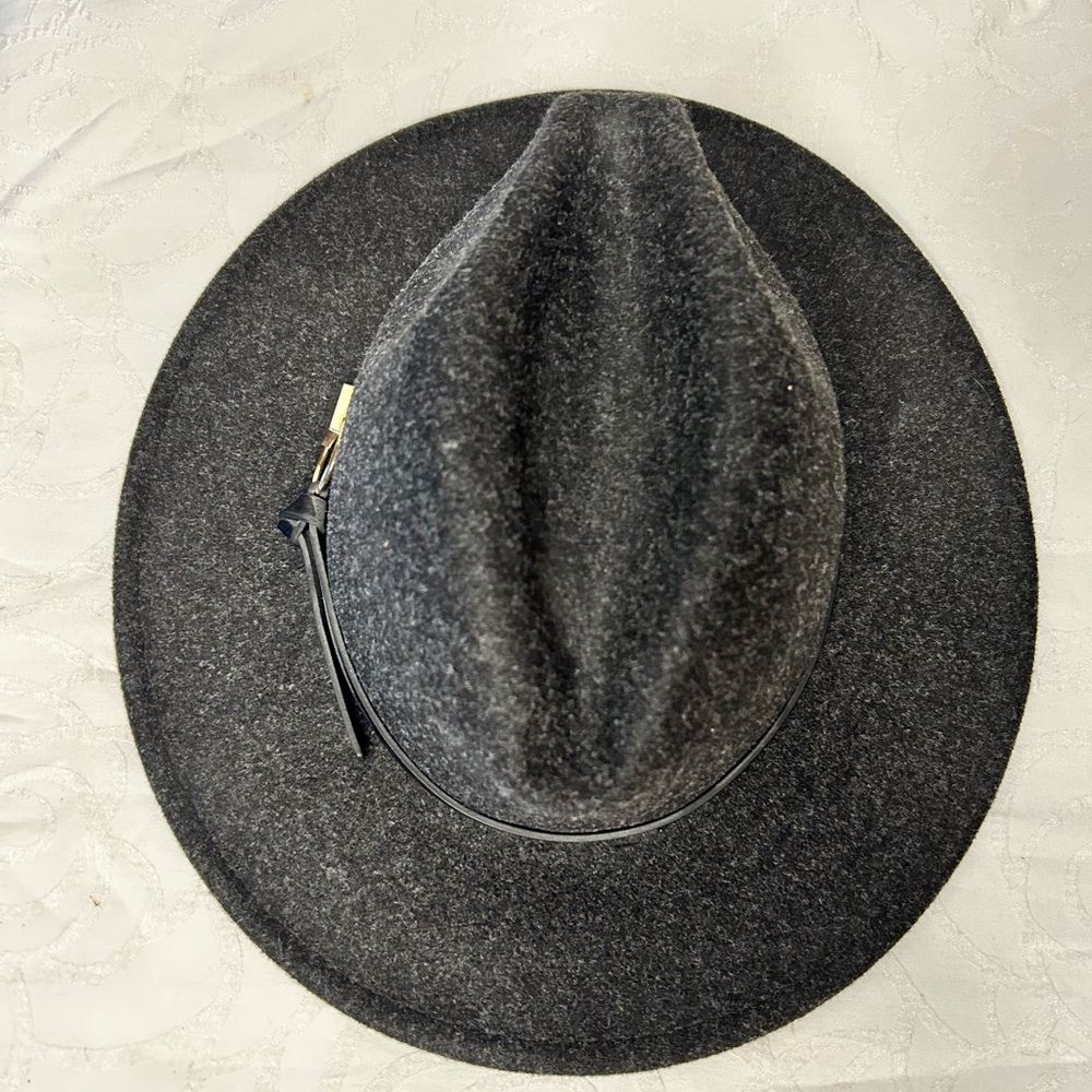 Classic Gray Fedora Wool blend Hat. Non leather trim with gold accent. OSFA. - Picture 3 of 8